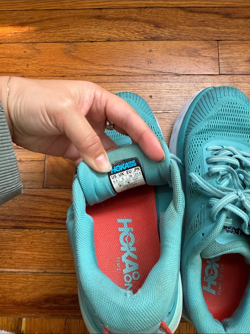 Hoka Bondi 7 Running Shoes - Picture 8 of 9